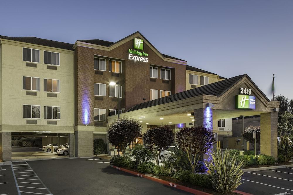 Holiday Inn Express Castro Valley Exterior photo