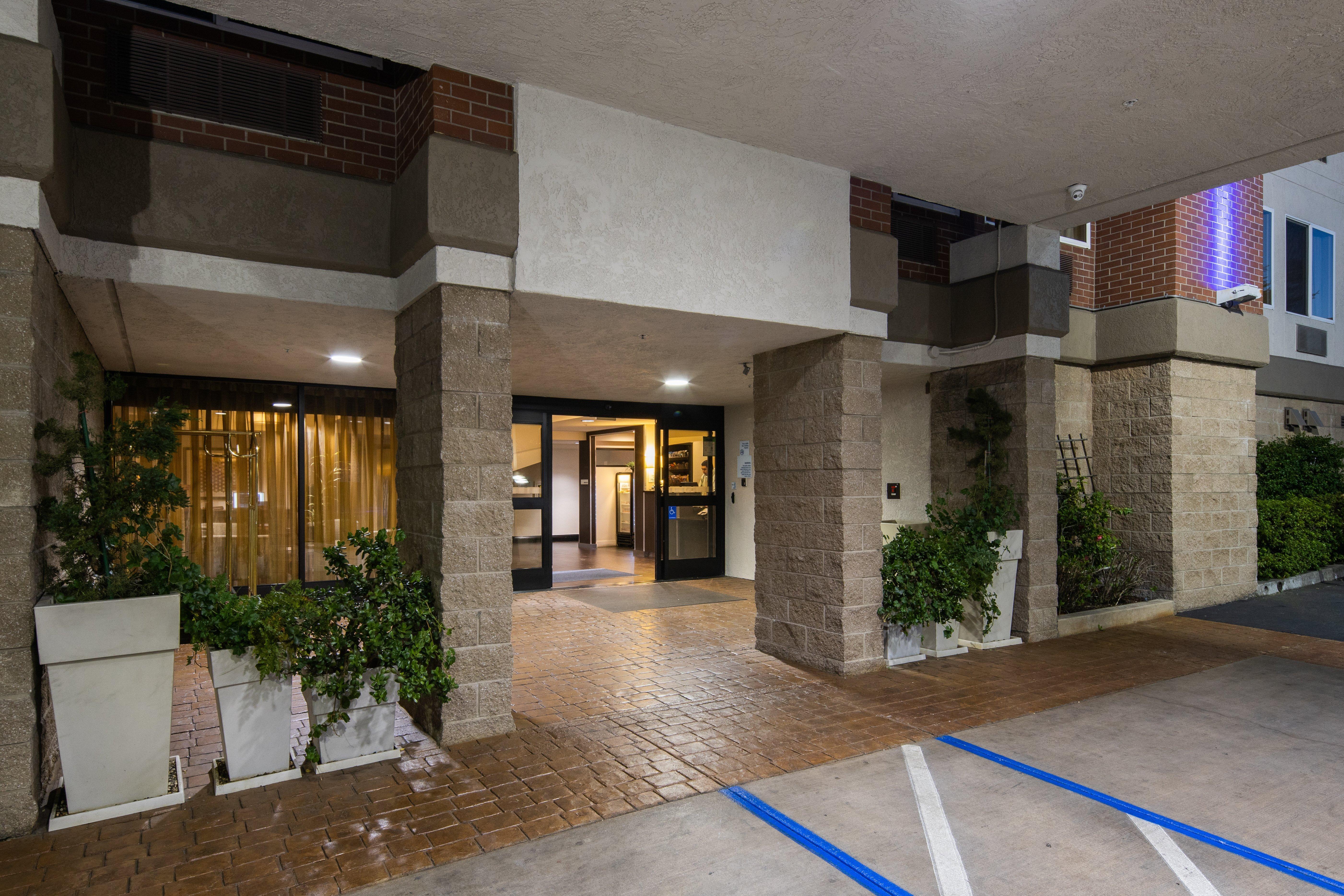 Holiday Inn Express Castro Valley Exterior photo