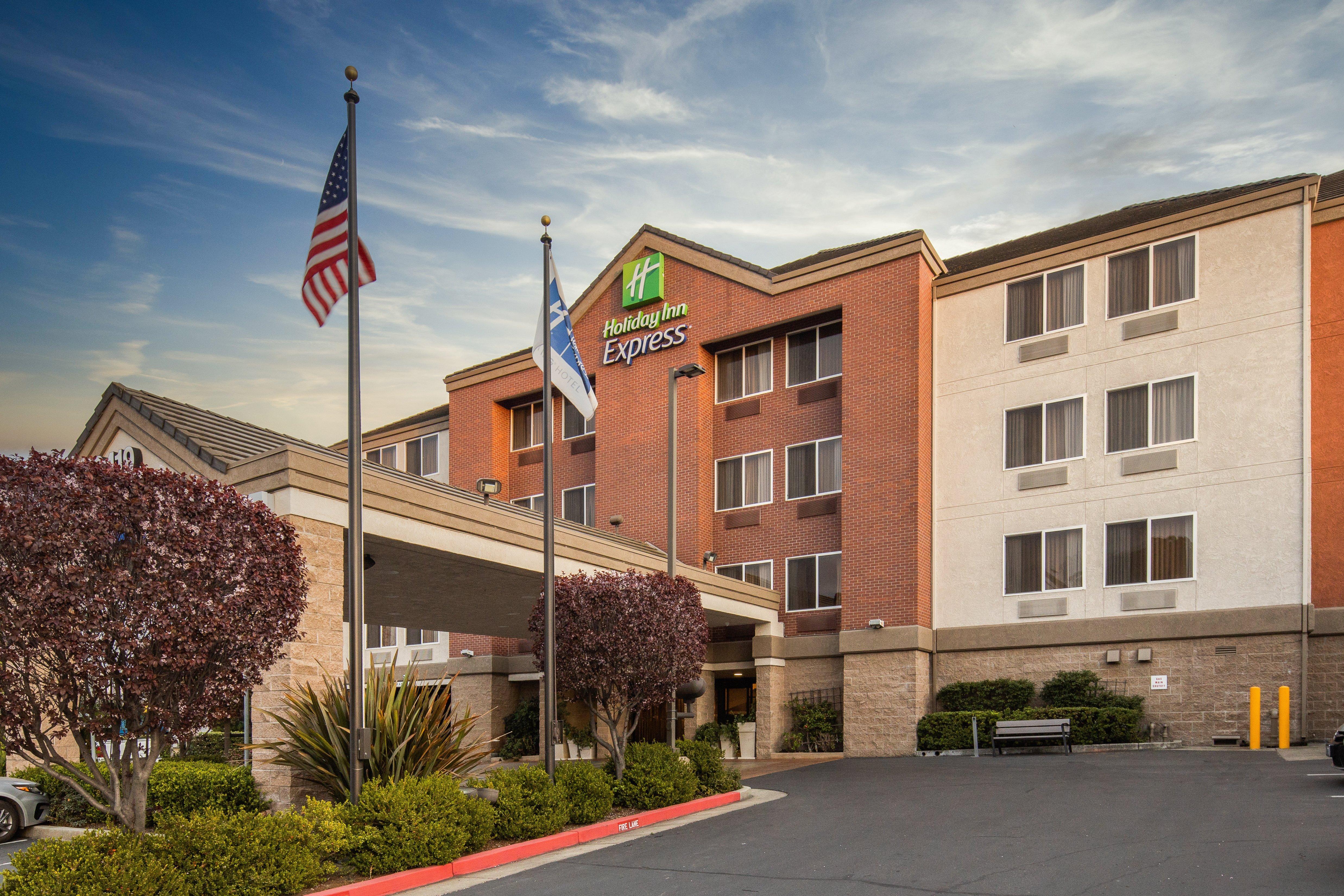 Holiday Inn Express Castro Valley Exterior photo